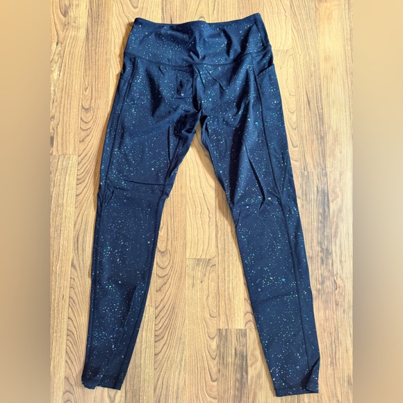 Curves and Combat Boots Leggings with Pockets (not lululemon) - Picture 2 of 2